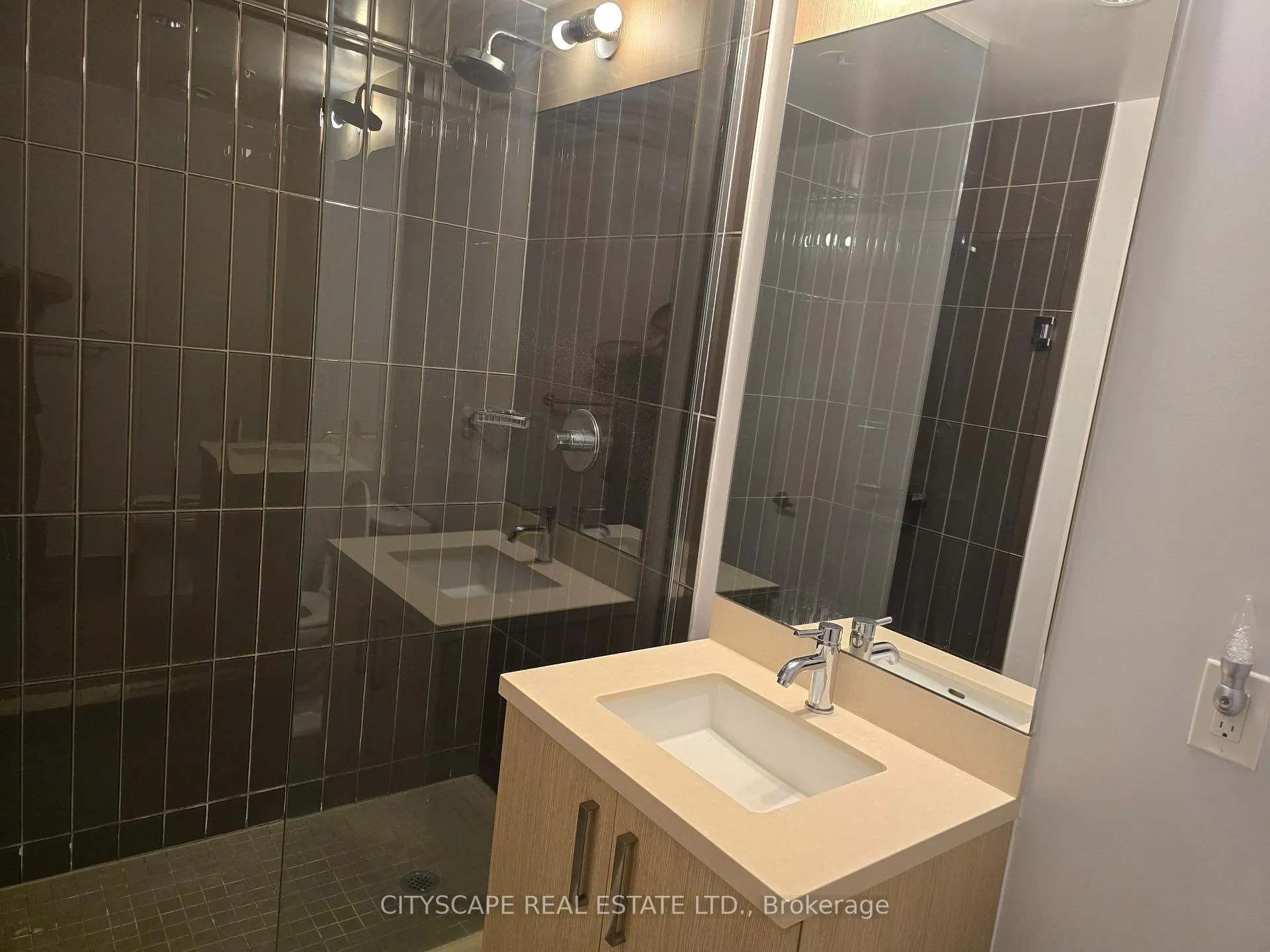 Photo 10 of Unit S203, 120 Bayview Avenue, Toronto, Waterfront Communities — HOMEH