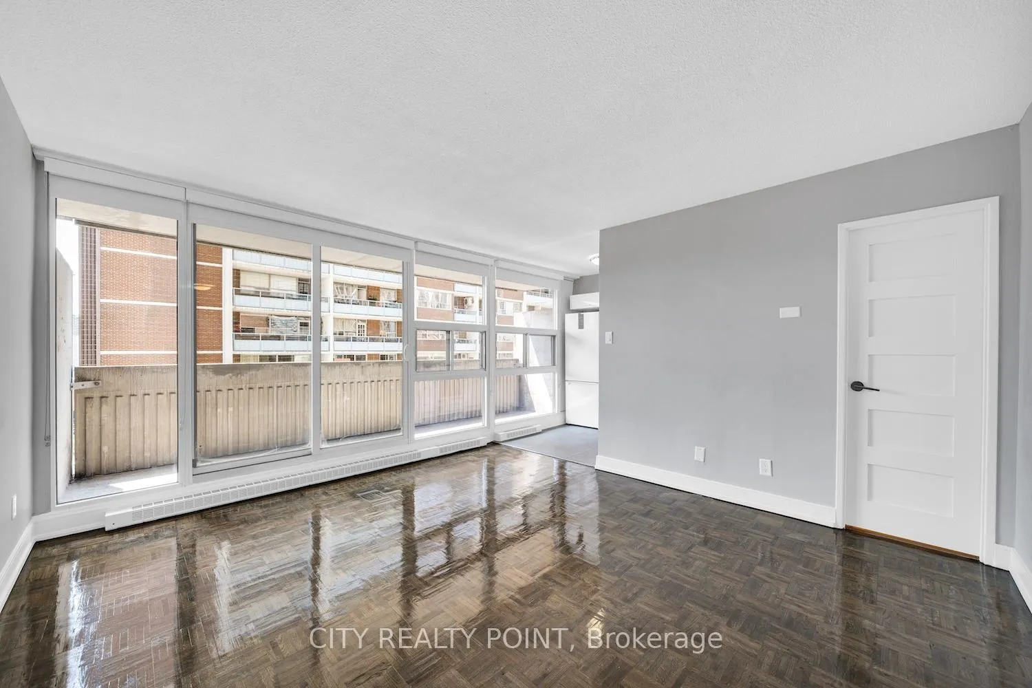 Photo 3 of Unit 313, 33 Isabella Street, Toronto, Church-Yonge Corridor — HOMEH