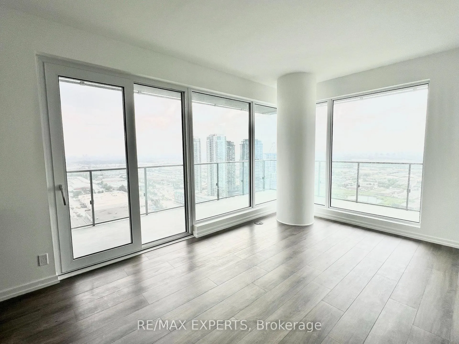 Photo 6 of Unit 3512, 7890 Jane Street, Vaughan, Vaughan Corporate Centre — HOMEH