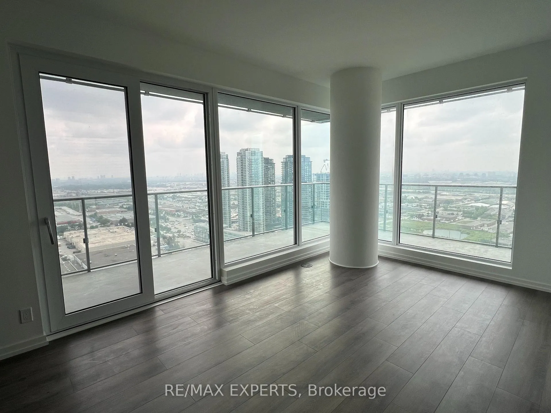 Photo 8 of Unit 3512, 7890 Jane Street, Vaughan, Vaughan Corporate Centre — HOMEH