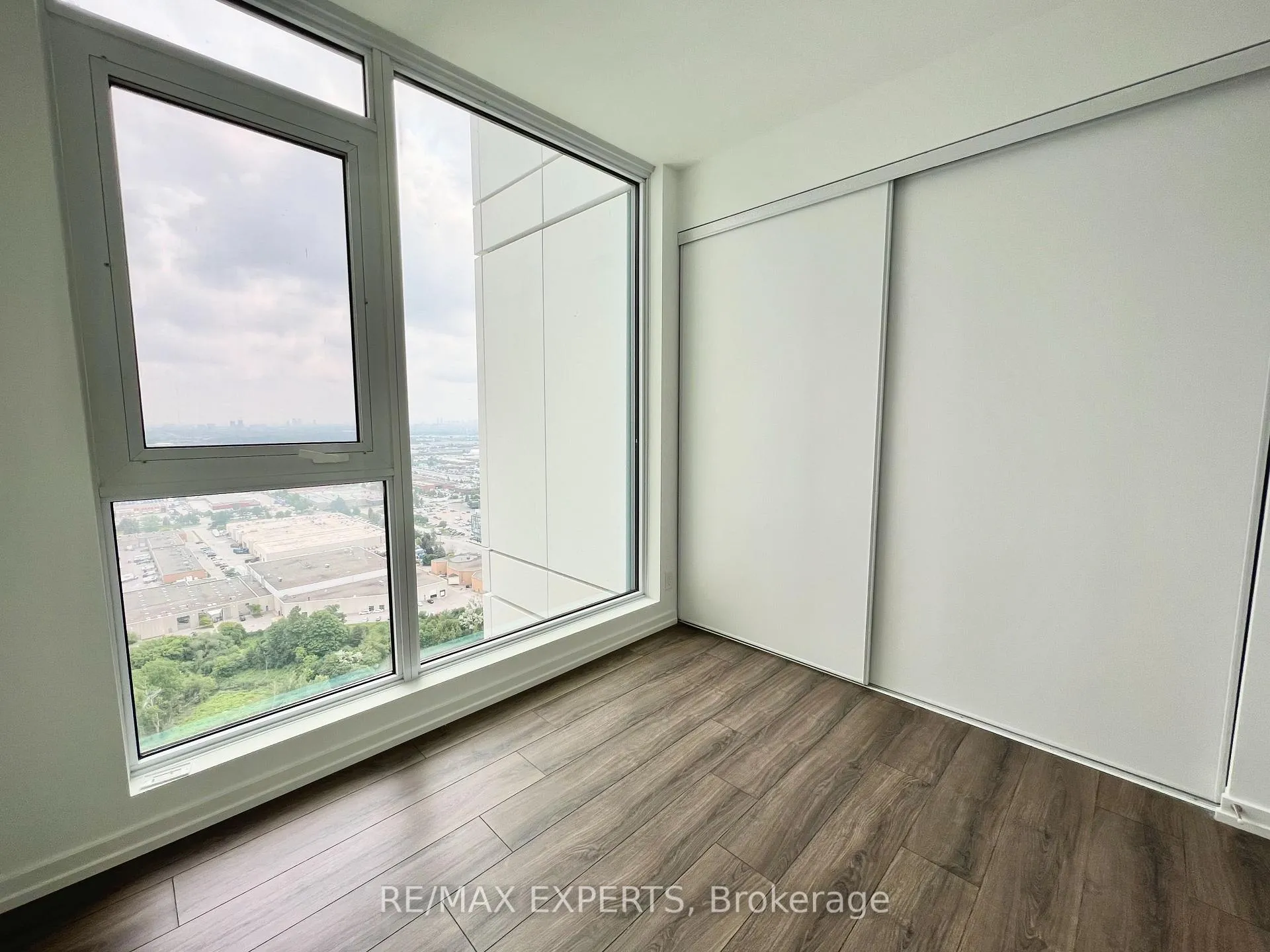 Photo 12 of Unit 3512, 7890 Jane Street, Vaughan, Vaughan Corporate Centre — HOMEH