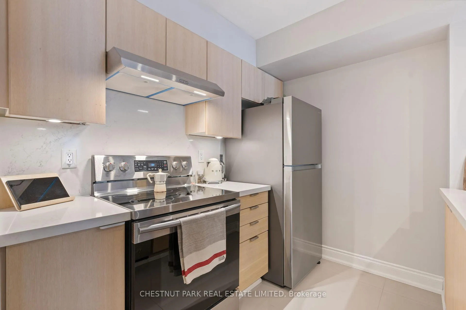 Photo 11 of Unit 308, 1 Balmoral Avenue, Toronto, Yonge-St. Clair — HOMEH