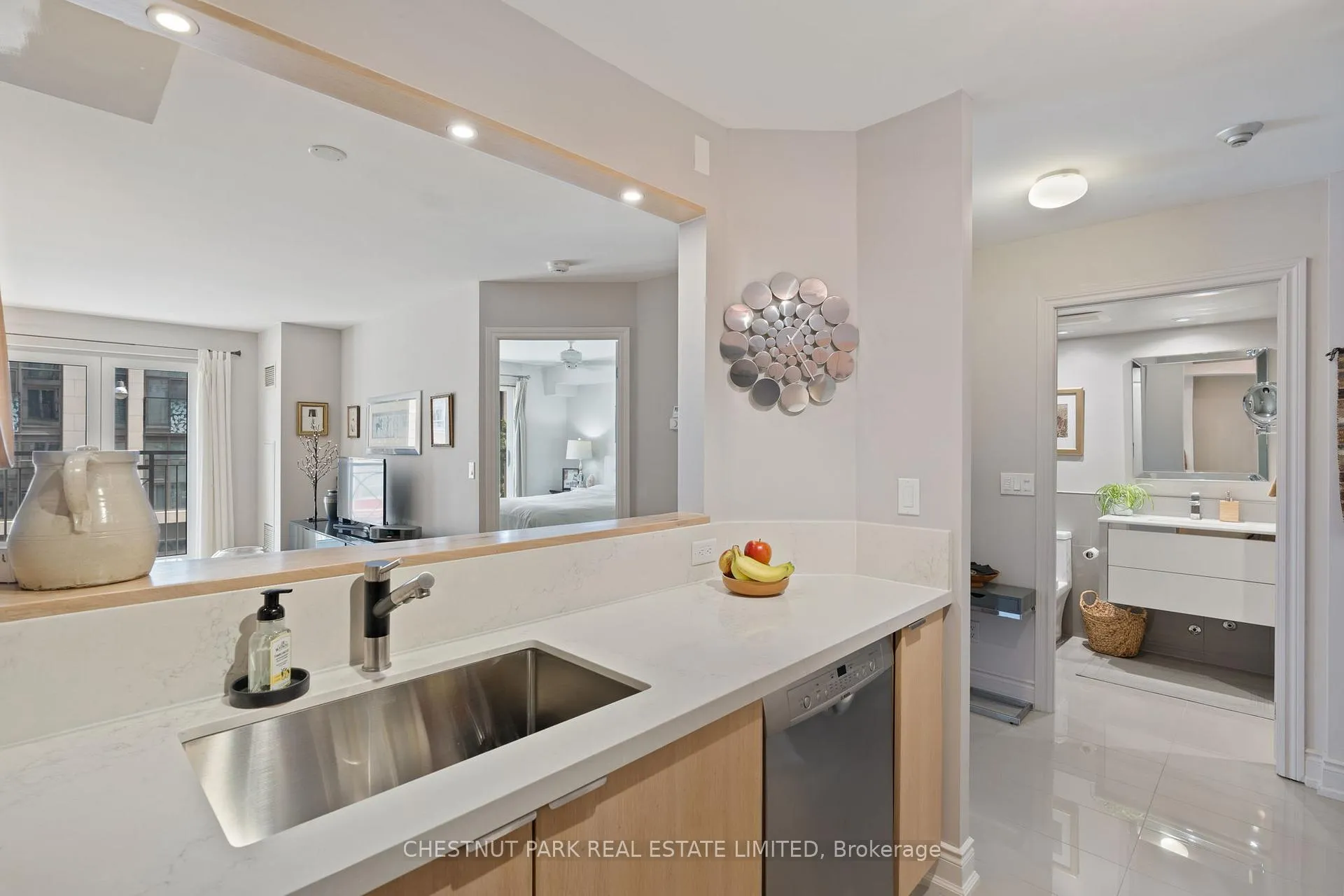 Photo 12 of Unit 308, 1 Balmoral Avenue, Toronto, Yonge-St. Clair — HOMEH