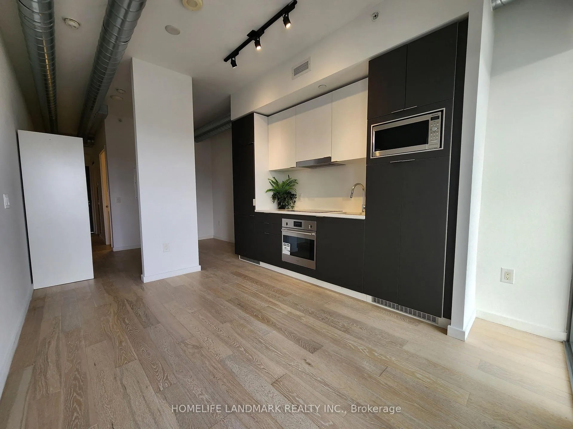 Photo 9 of Unit 311, 170 Bayview Avenue, Toronto, Waterfront Communities — HOMEH