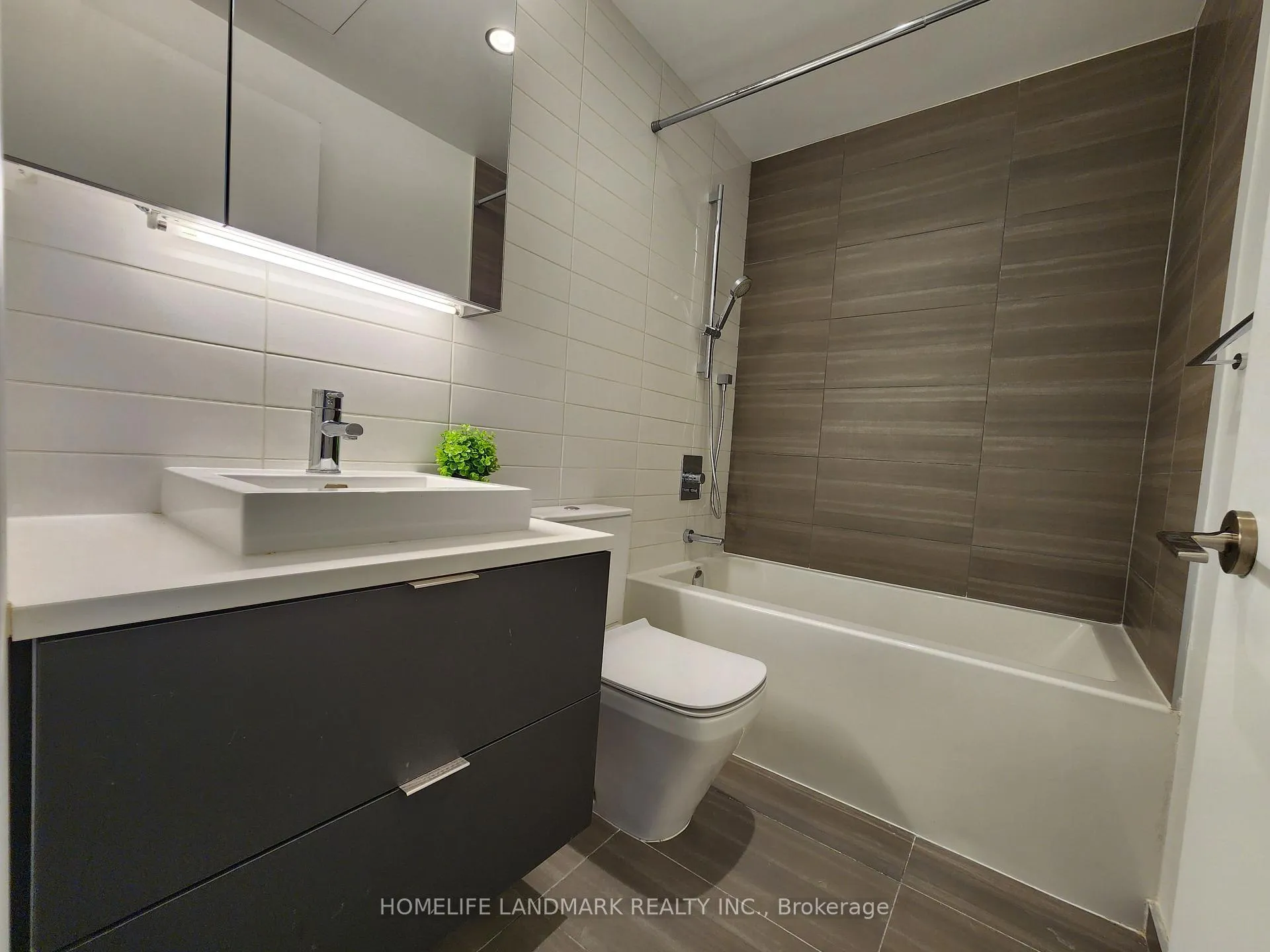 Photo 12 of Unit 311, 170 Bayview Avenue, Toronto, Waterfront Communities — HOMEH
