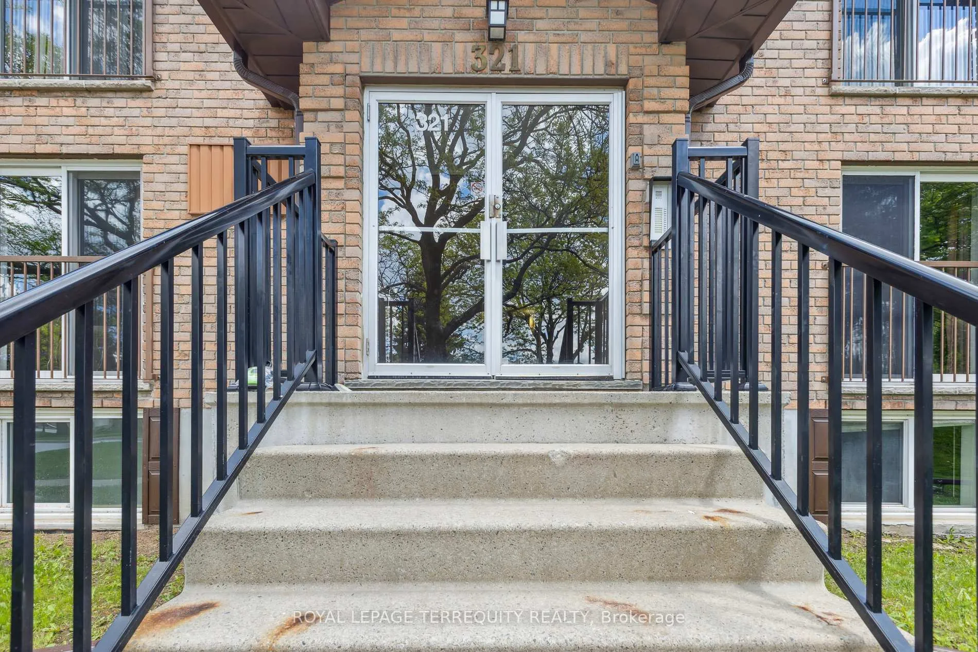 Photo 2 of Unit 1, 321 Northlake Drive, Waterloo — HOMEH