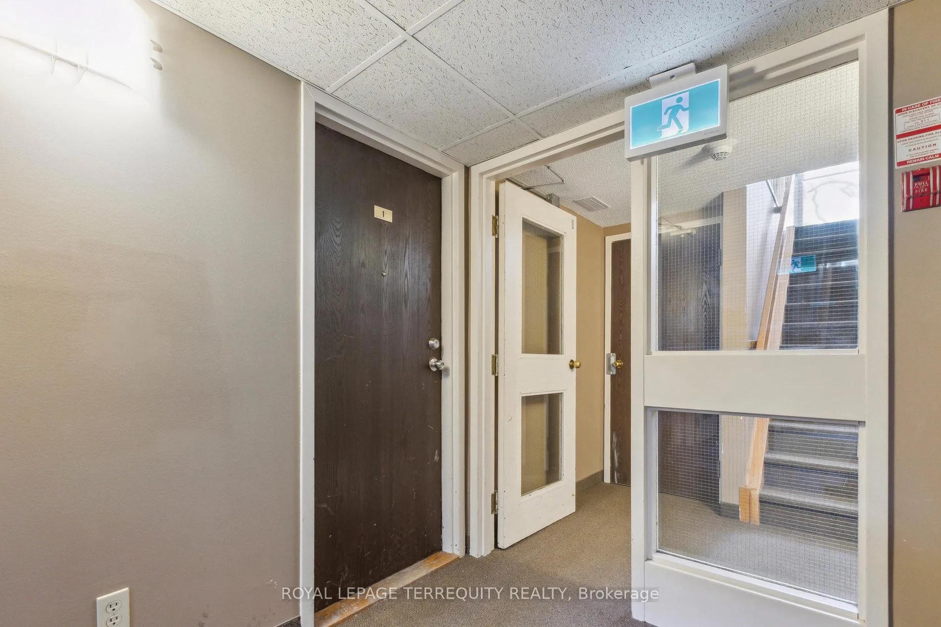 Photo 3 of Unit 1, 321 Northlake Drive, Waterloo — HOMEH