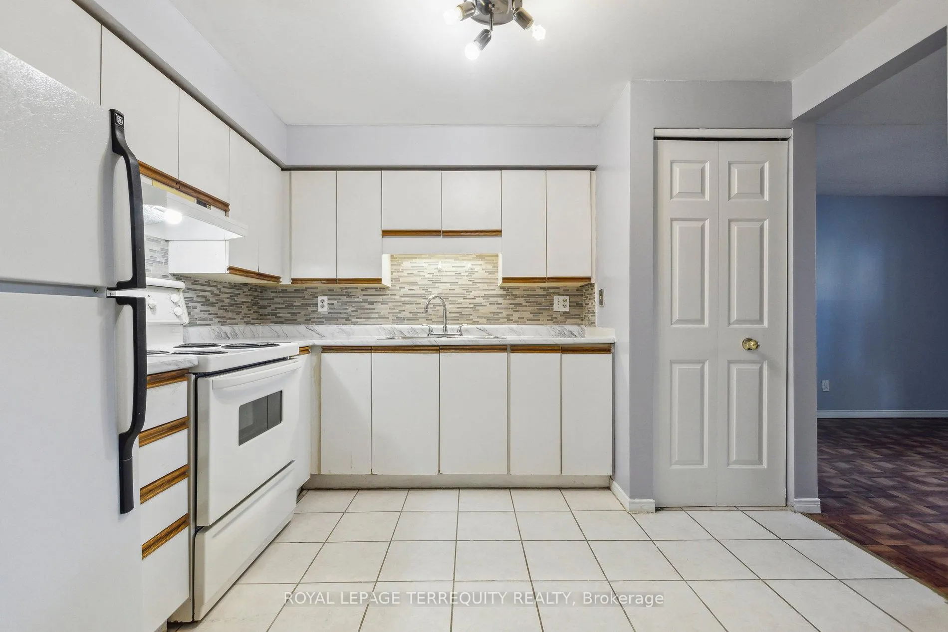 Photo 4 of Unit 1, 321 Northlake Drive, Waterloo — HOMEH