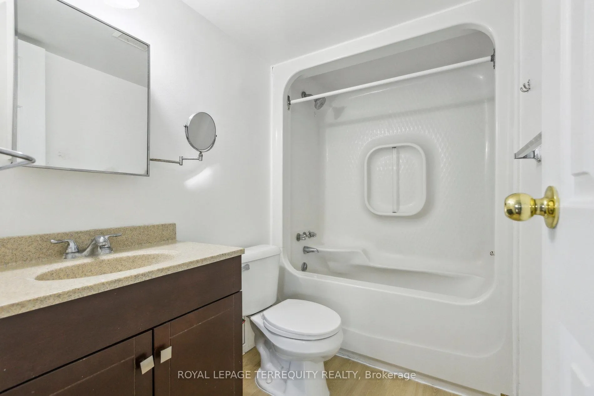 Photo 16 of Unit 1, 321 Northlake Drive, Waterloo — HOMEH