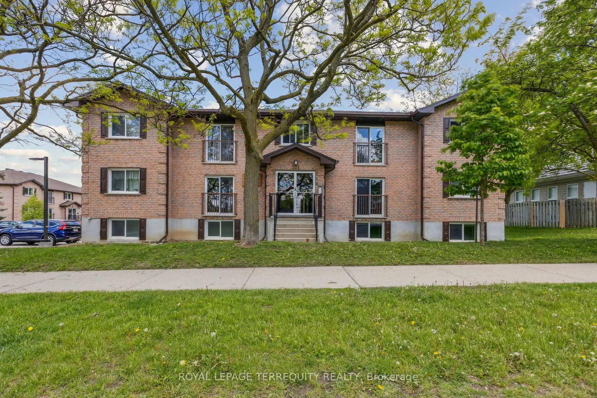 Photo 17 of Unit 1, 321 Northlake Drive, Waterloo — HOMEH