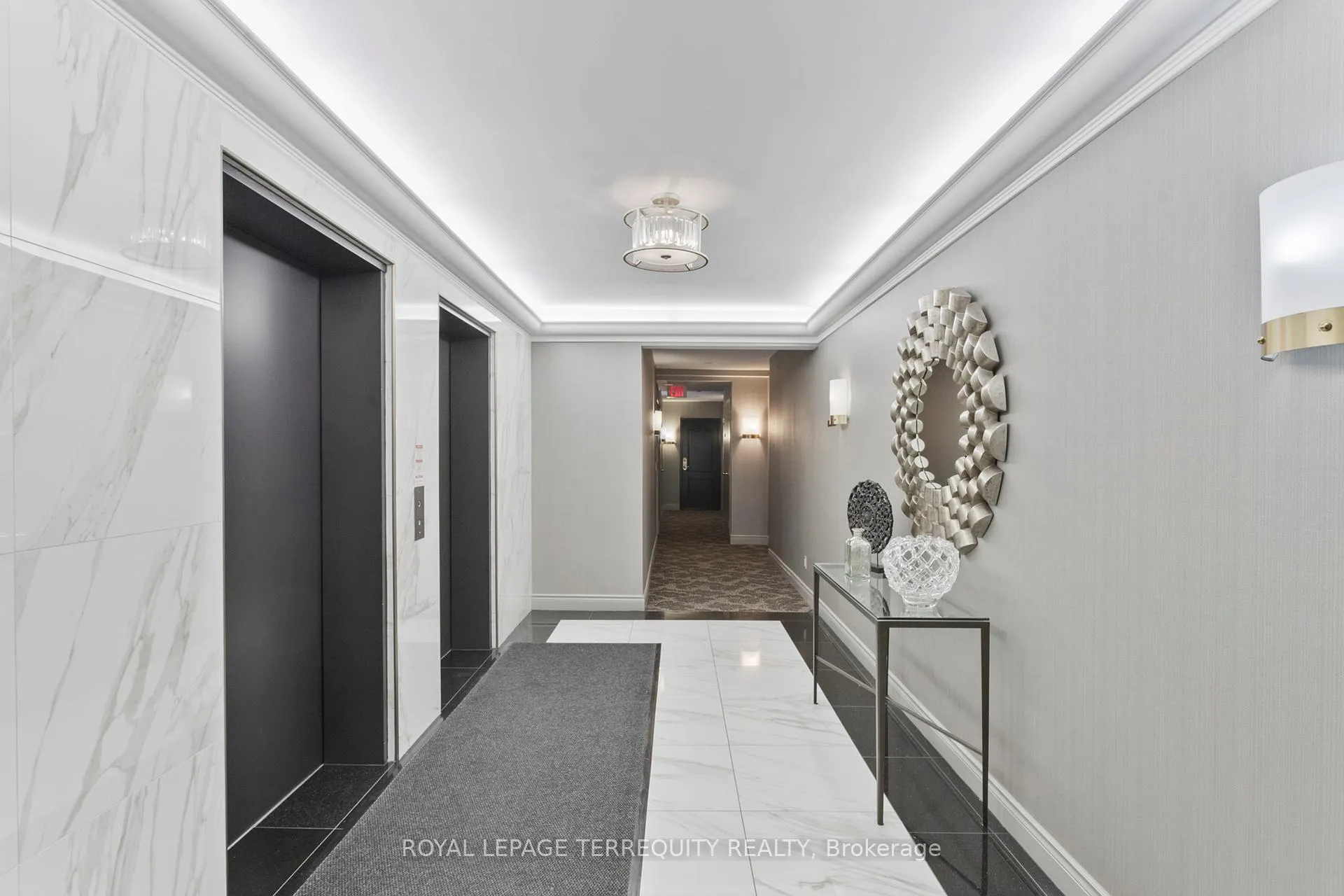 Photo 4 of Unit 201, 1801 Bayview Avenue, Toronto, Leaside — HOMEH