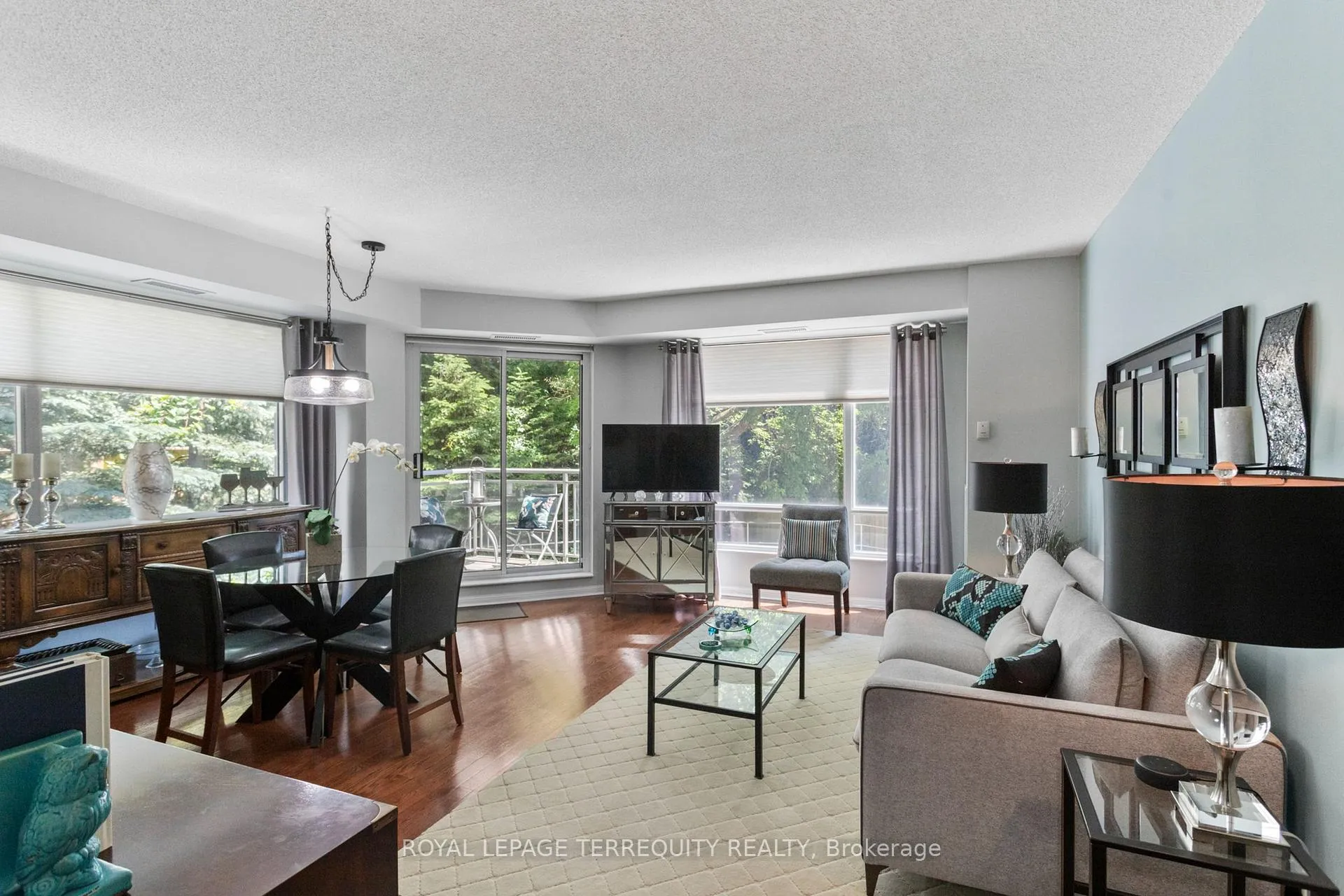 Photo 7 of Unit 201, 1801 Bayview Avenue, Toronto, Leaside — HOMEH