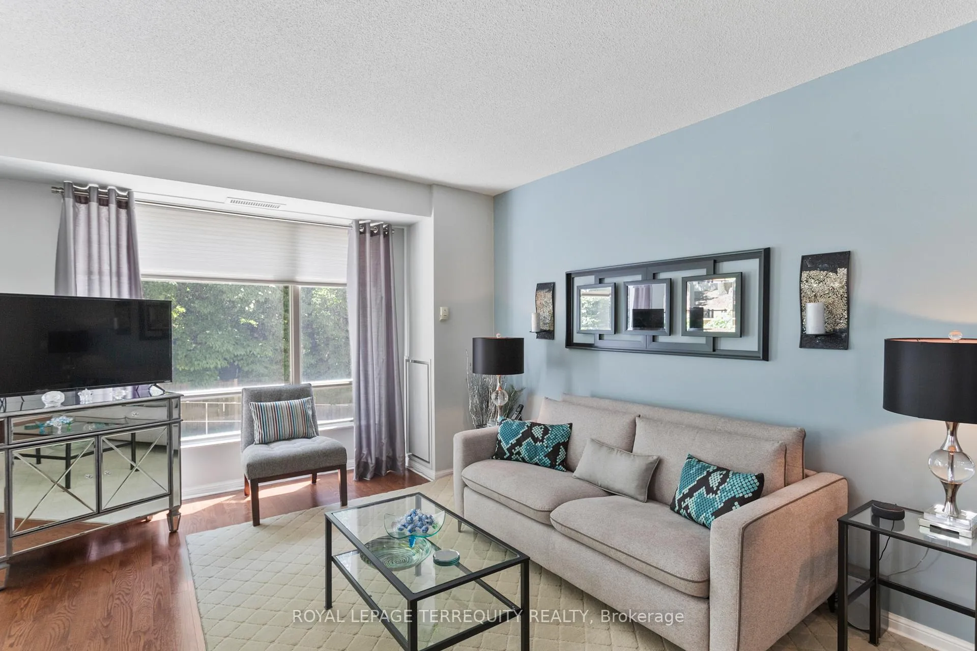 Photo 9 of Unit 201, 1801 Bayview Avenue, Toronto, Leaside — HOMEH