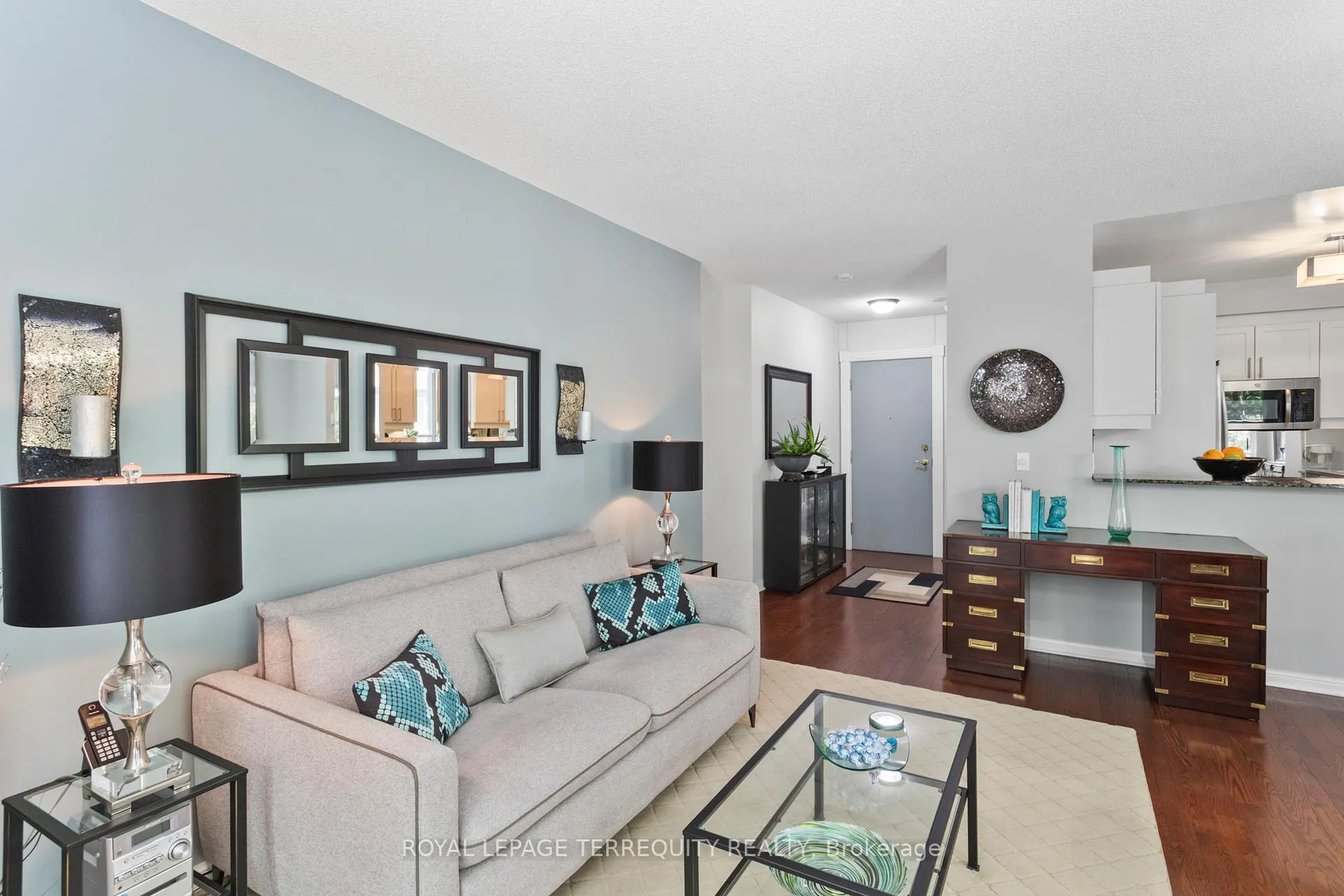 Photo 10 of Unit 201, 1801 Bayview Avenue, Toronto, Leaside — HOMEH
