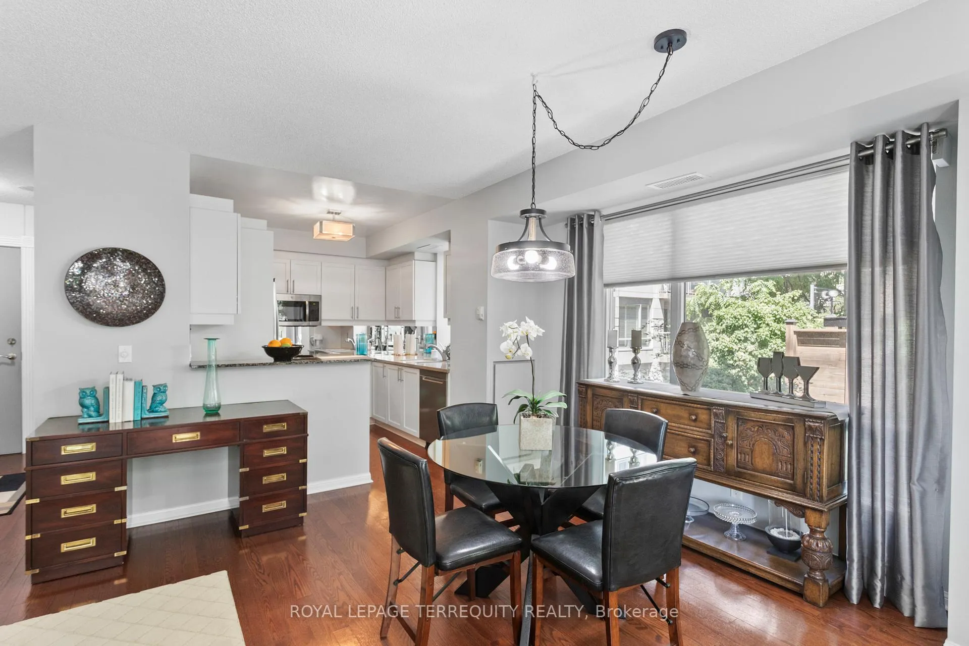 Photo 11 of Unit 201, 1801 Bayview Avenue, Toronto, Leaside — HOMEH