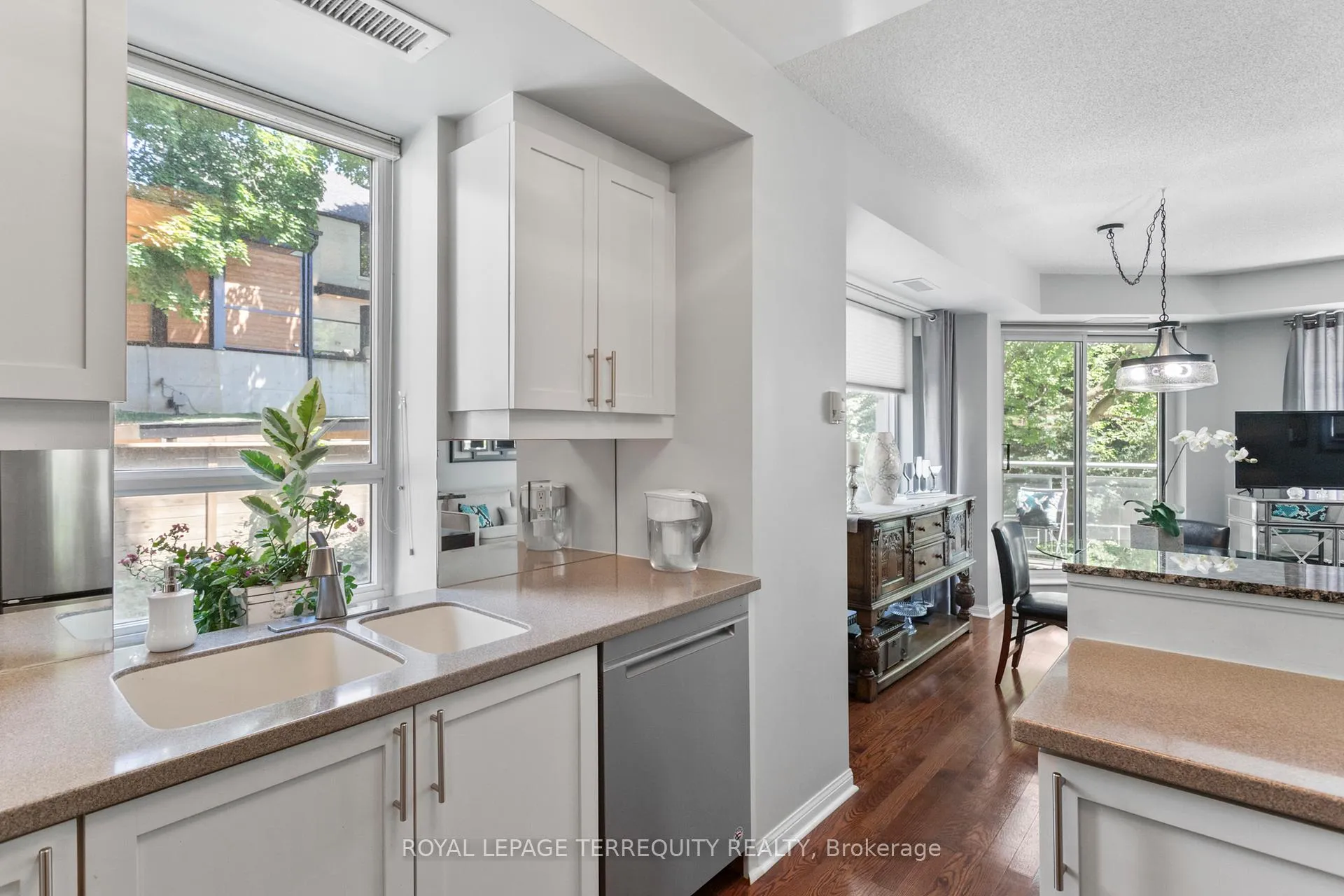 Photo 15 of Unit 201, 1801 Bayview Avenue, Toronto, Leaside — HOMEH