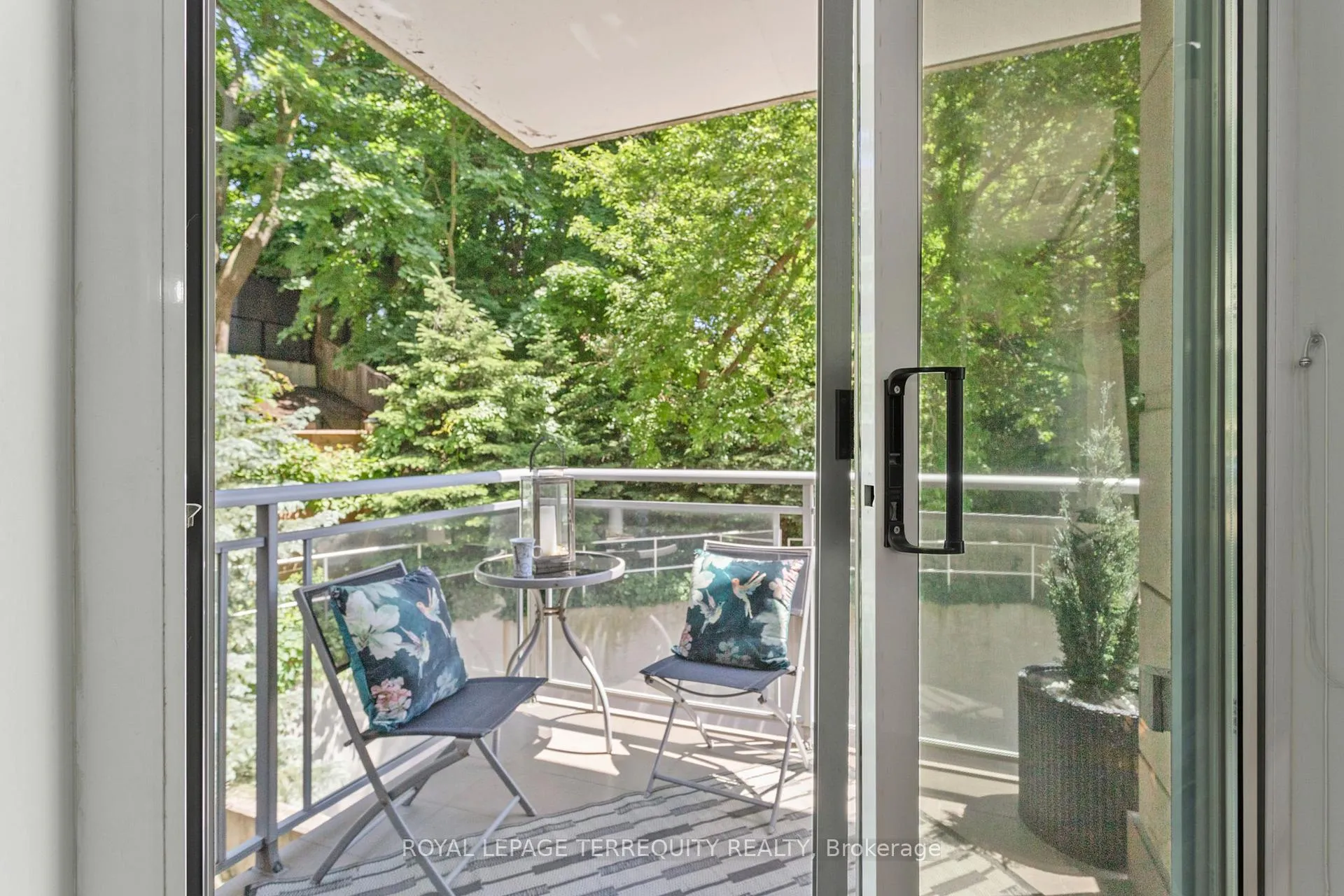 Photo 17 of Unit 201, 1801 Bayview Avenue, Toronto, Leaside — HOMEH