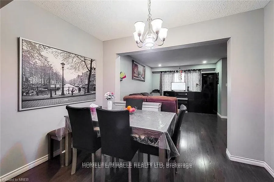 Photo 14 of 62 Riverdale Drive, Hamilton, Riverdale — HOMEH