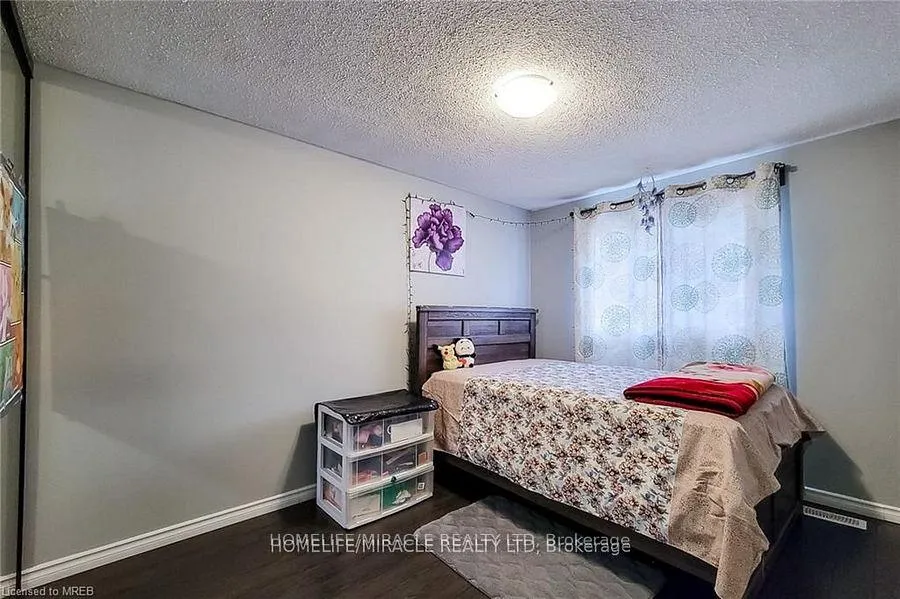 Photo 22 of 62 Riverdale Drive, Hamilton, Riverdale — HOMEH