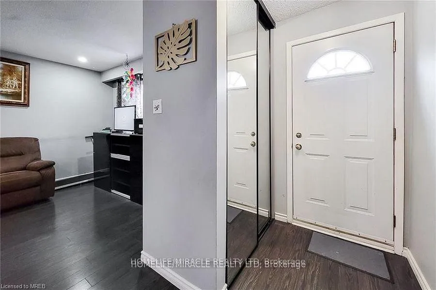 Photo 25 of 62 Riverdale Drive, Hamilton, Riverdale — HOMEH