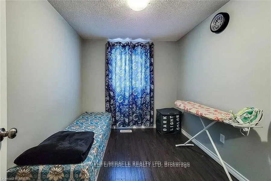 Photo 29 of 62 Riverdale Drive, Hamilton, Riverdale — HOMEH