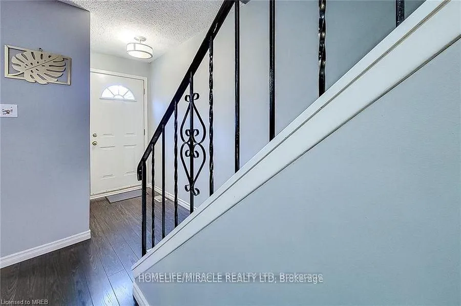 Photo 31 of 62 Riverdale Drive, Hamilton, Riverdale — HOMEH