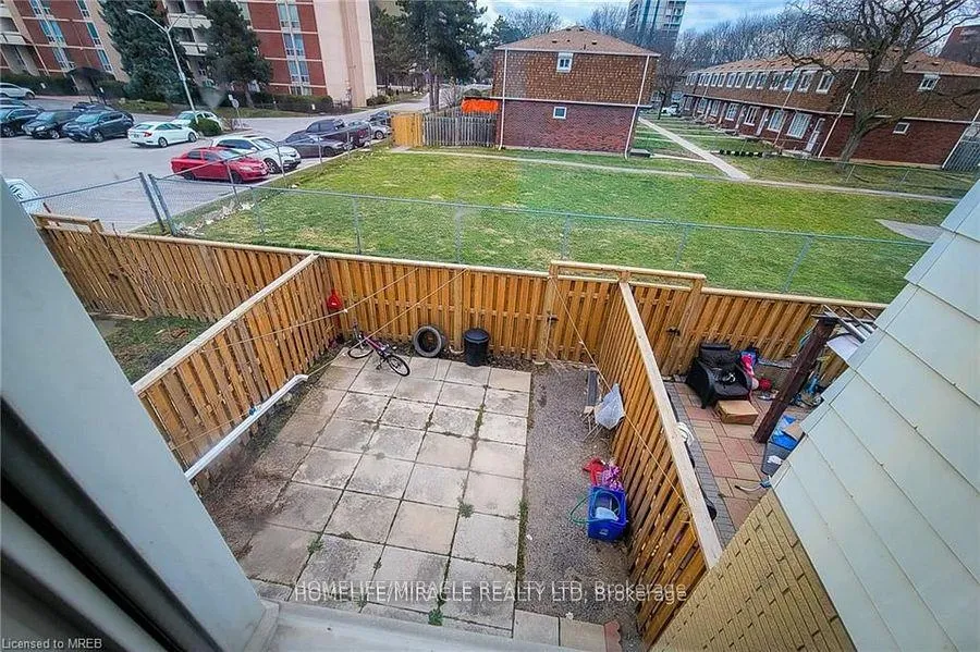 Photo 33 of 62 Riverdale Drive, Hamilton, Riverdale — HOMEH