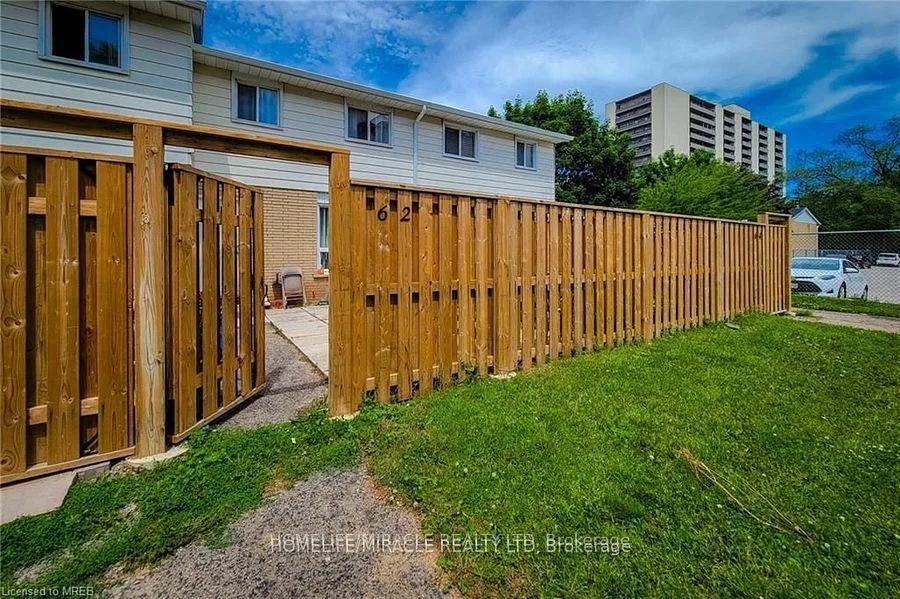 Photo 34 of 62 Riverdale Drive, Hamilton, Riverdale — HOMEH