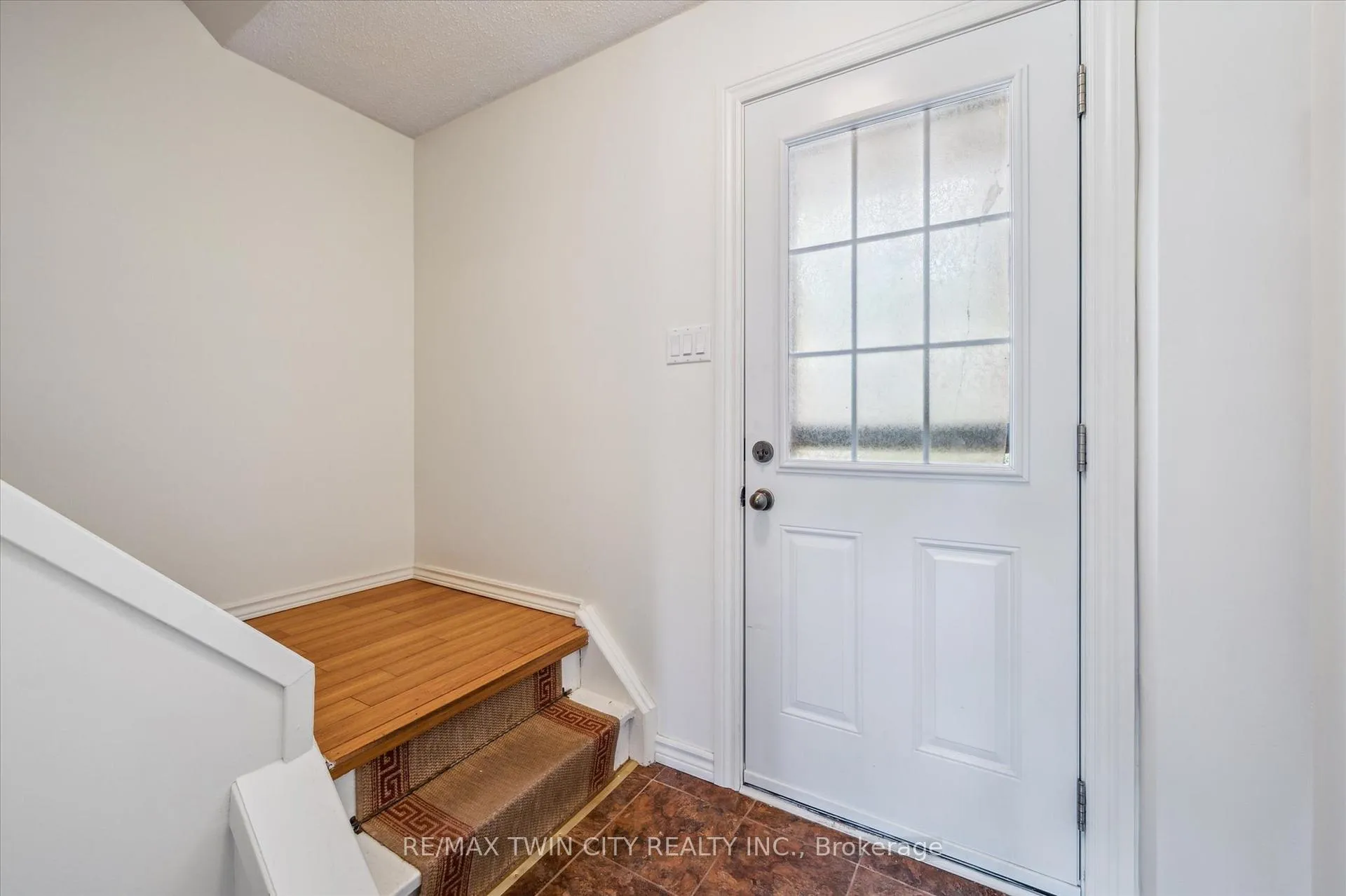 Photo 5 of 223 Pioneer Drive, Kitchener — HOMEH