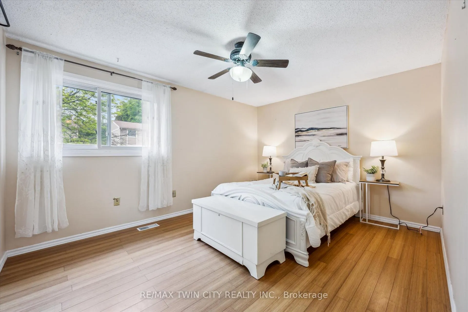 Photo 16 of 223 Pioneer Drive, Kitchener — HOMEH