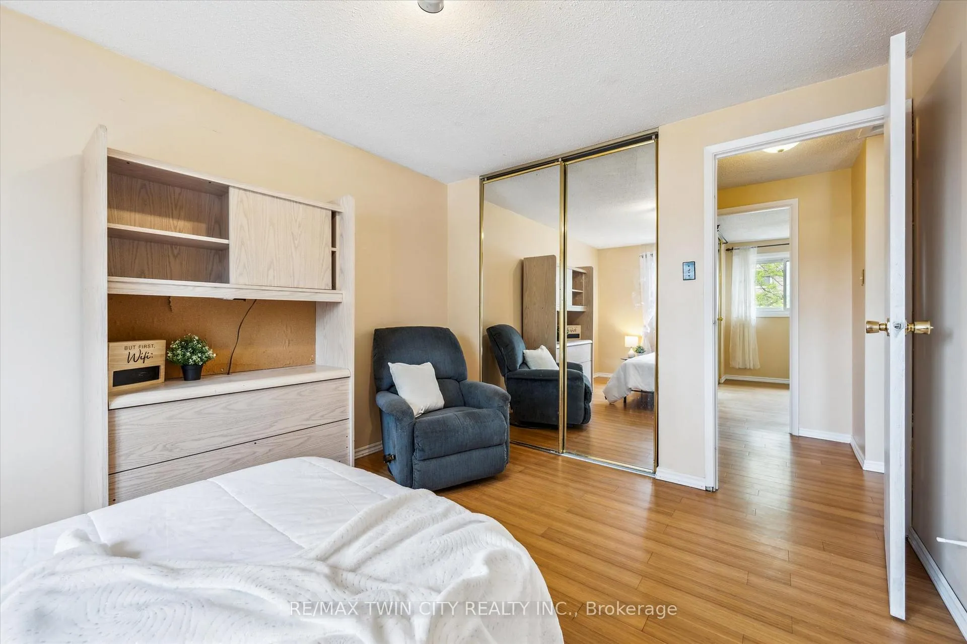Photo 20 of 223 Pioneer Drive, Kitchener — HOMEH