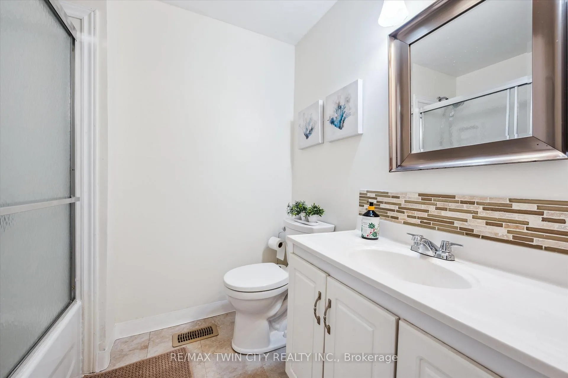Photo 23 of 223 Pioneer Drive, Kitchener — HOMEH