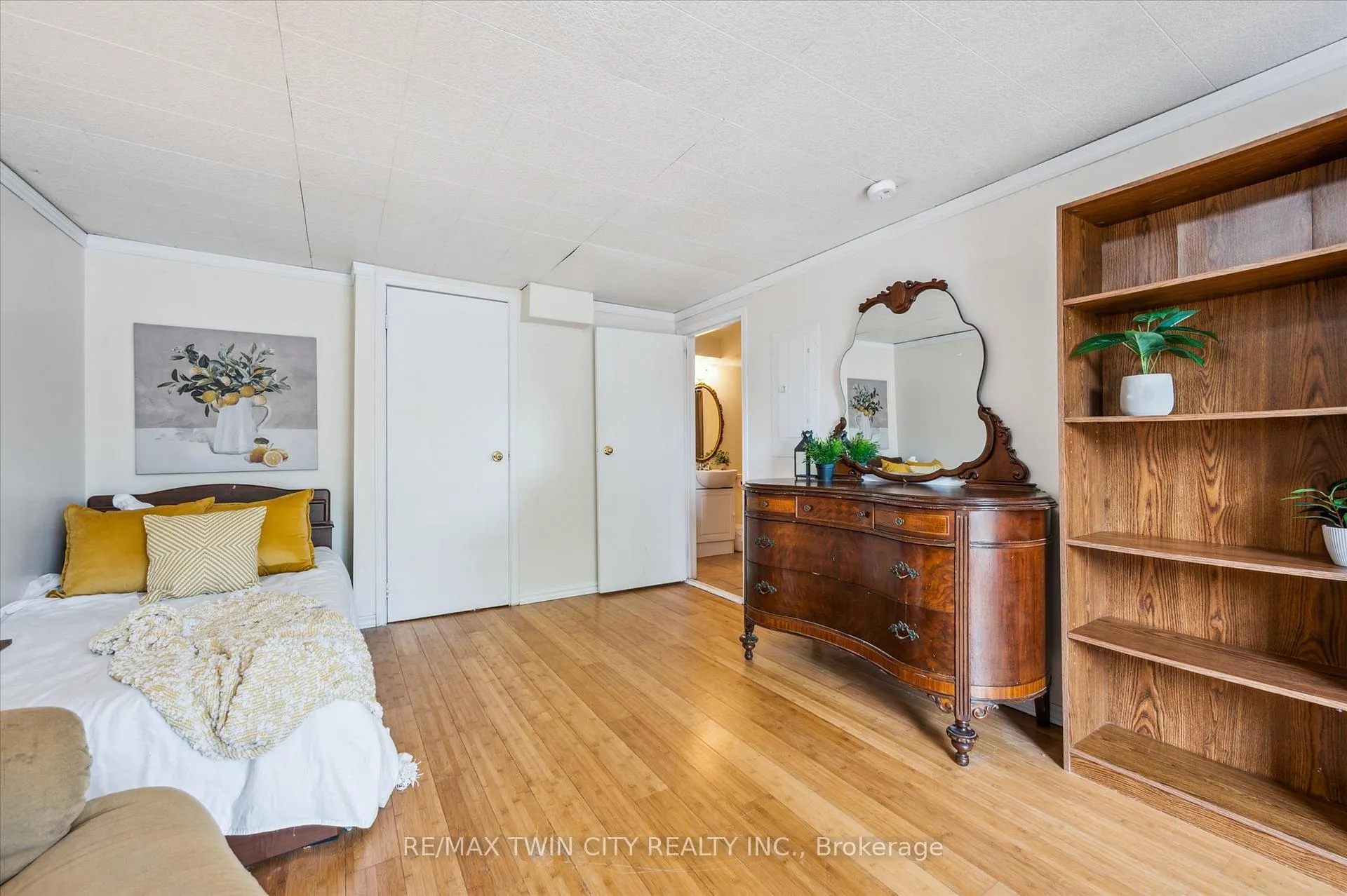 Photo 29 of 223 Pioneer Drive, Kitchener — HOMEH