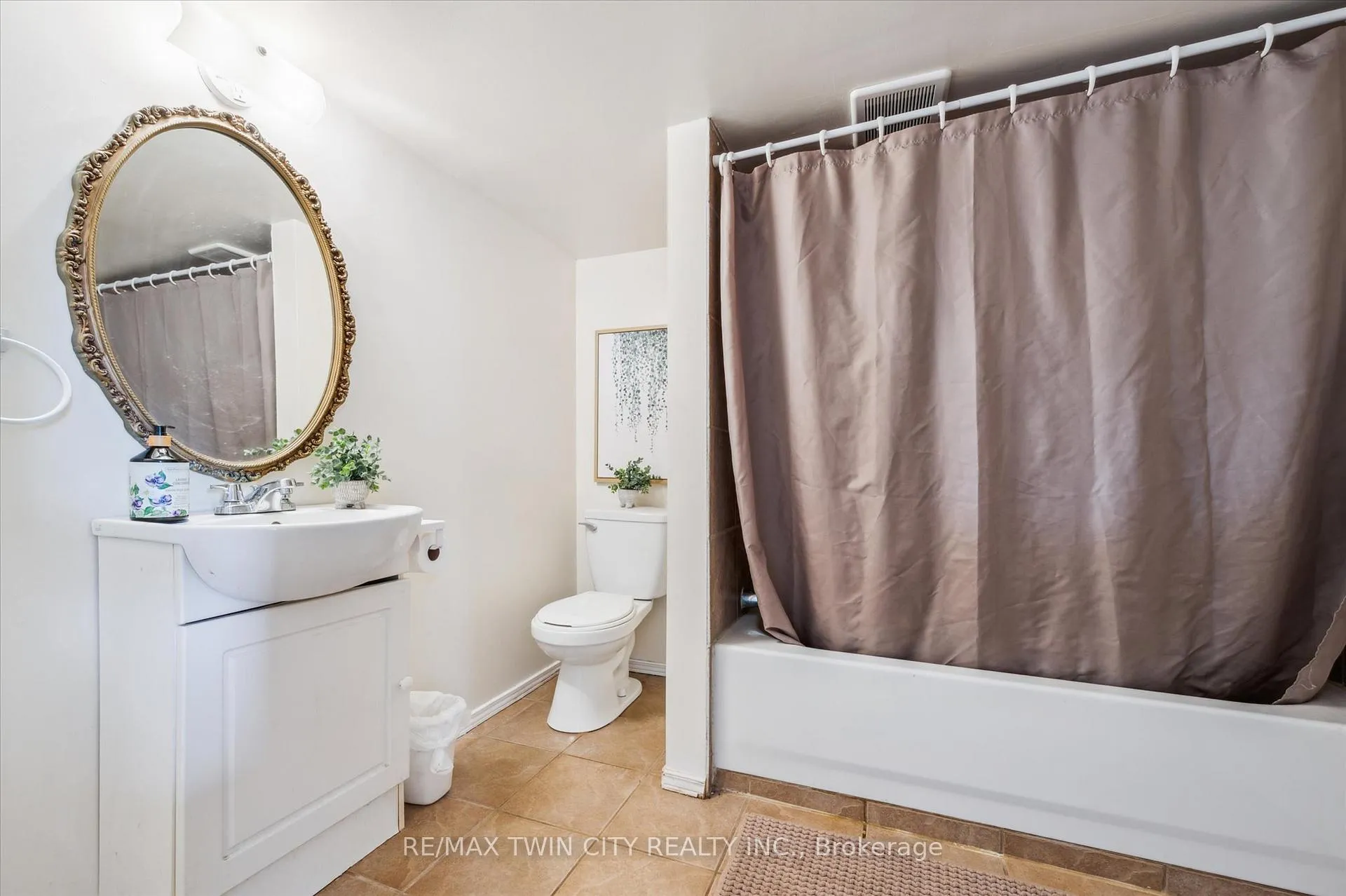 Photo 31 of 223 Pioneer Drive, Kitchener — HOMEH