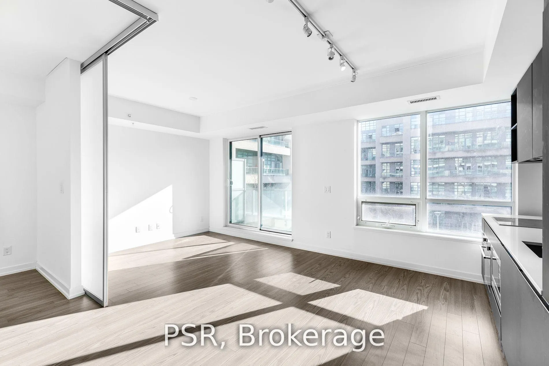 Photo 2 of Unit 304, 377 Madison Avenue, Toronto, Casa Loma — HOMEH