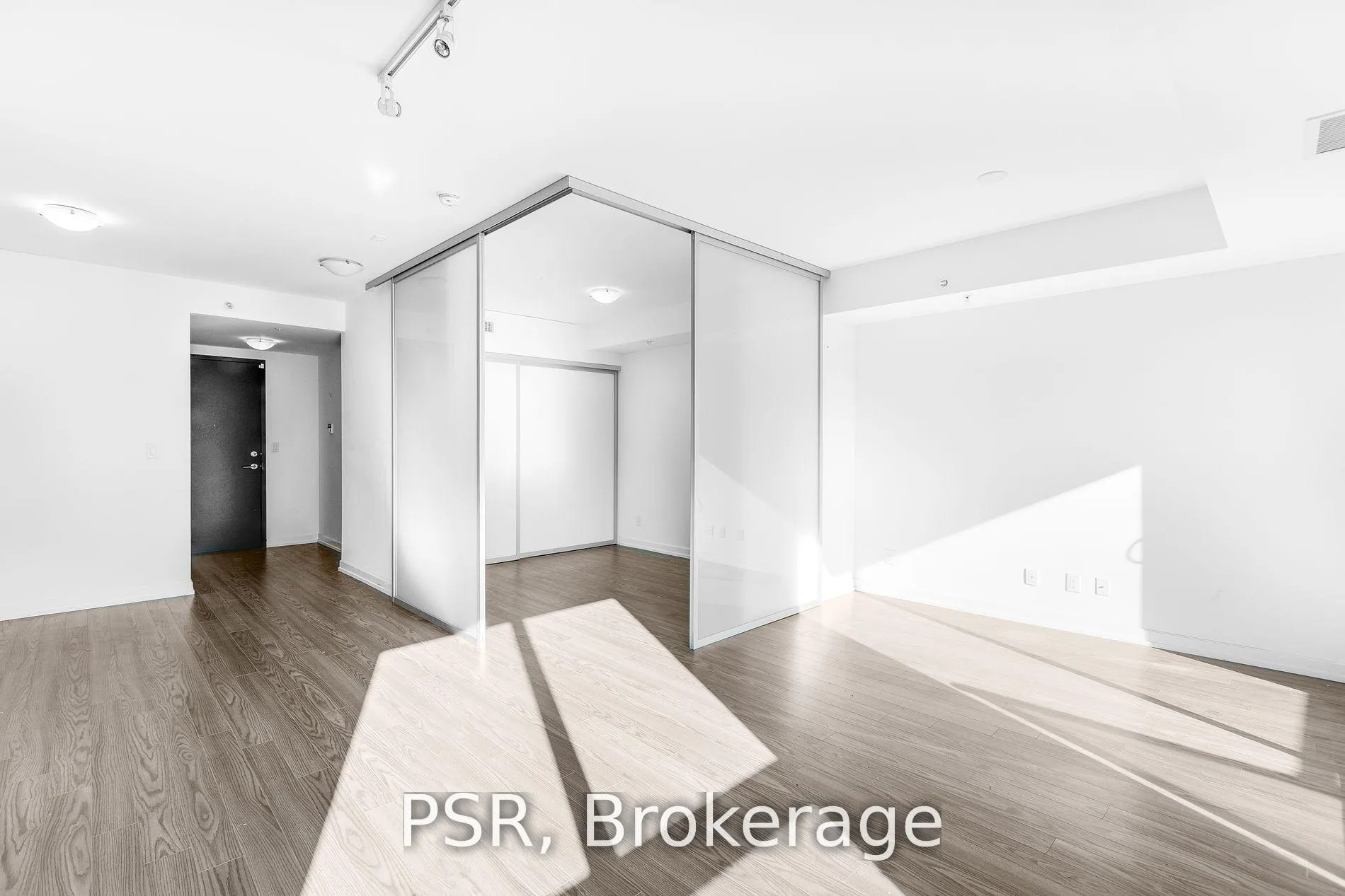 Photo 8 of Unit 304, 377 Madison Avenue, Toronto, Casa Loma — HOMEH