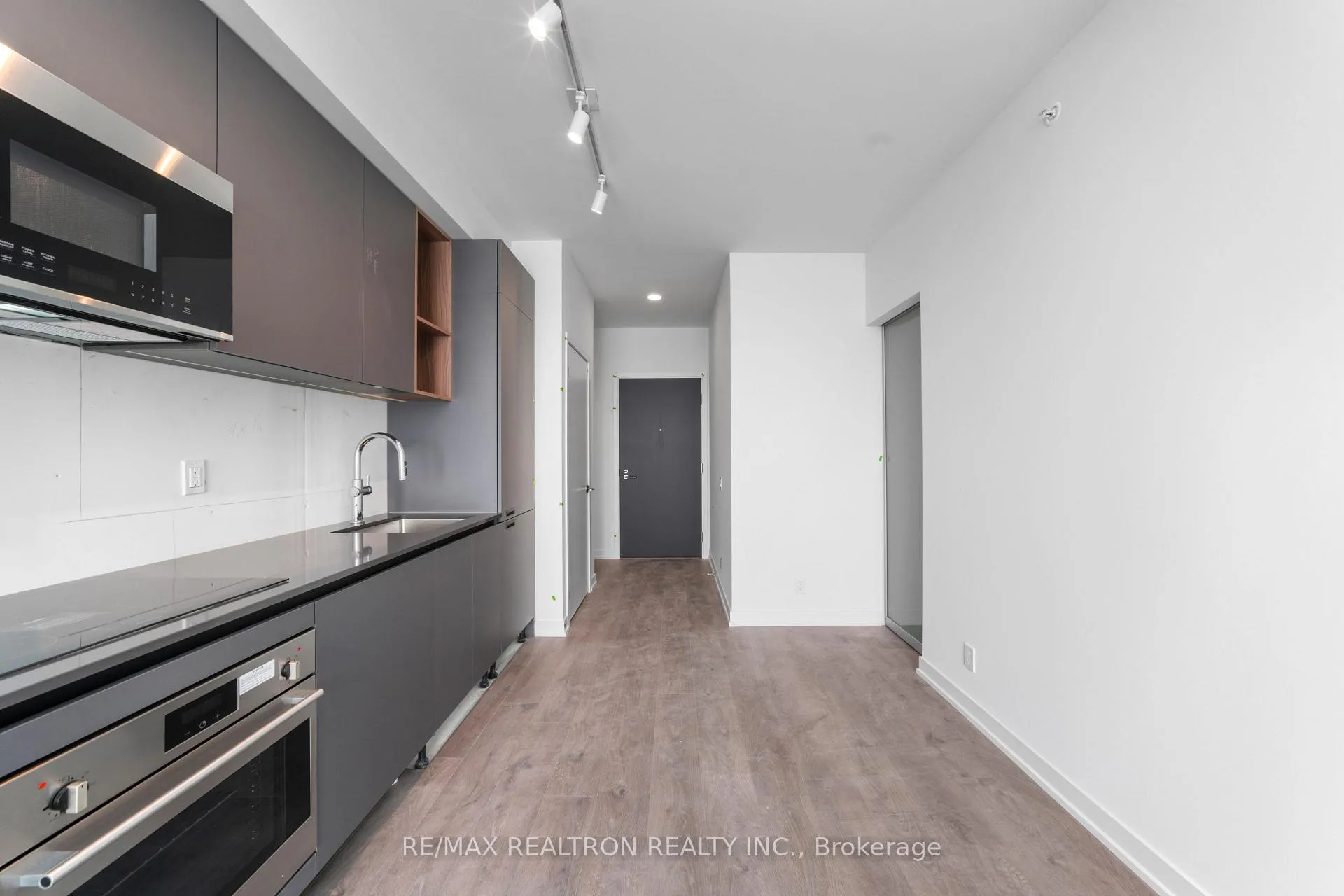 Photo 11 of Unit 2708, 39 Mary Street, Barrie, City Centre — HOMEH