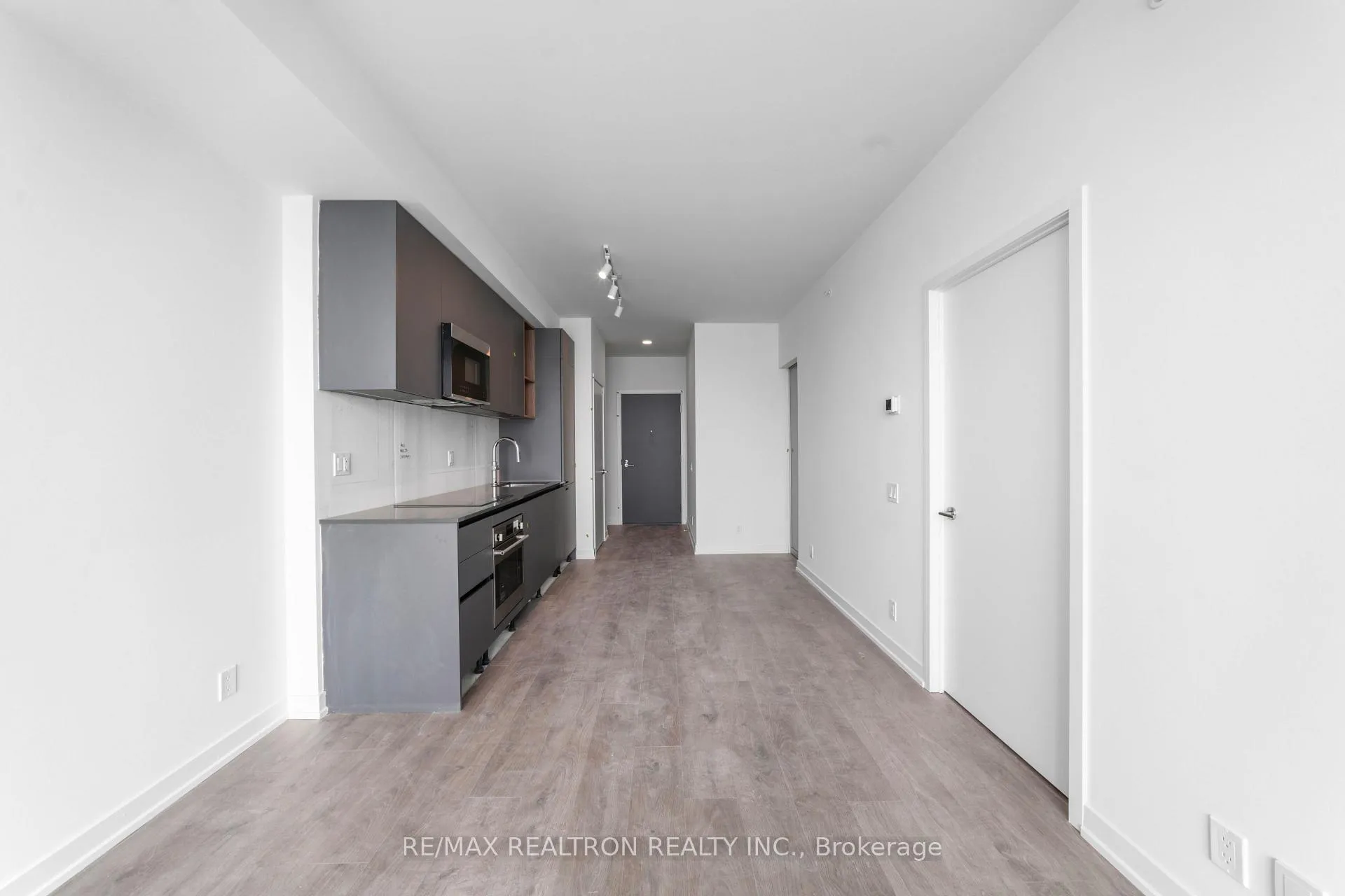 Photo 12 of Unit 2708, 39 Mary Street, Barrie, City Centre — HOMEH