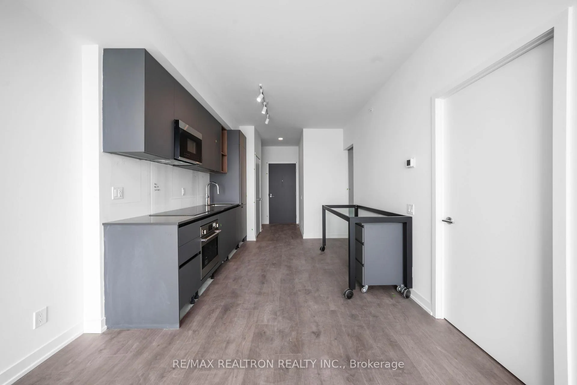 Photo 13 of Unit 2708, 39 Mary Street, Barrie, City Centre — HOMEH
