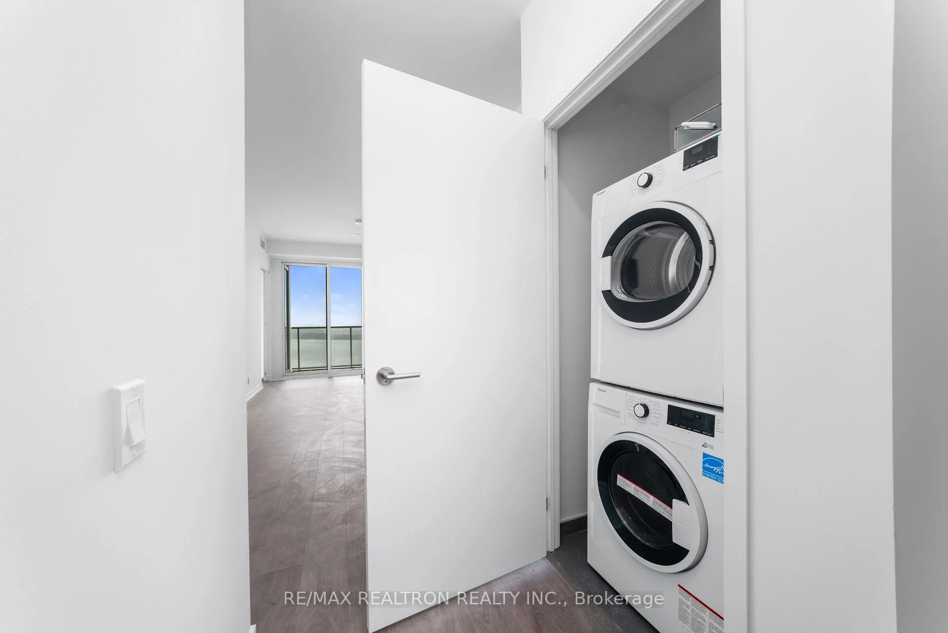 Photo 31 of Unit 2708, 39 Mary Street, Barrie, City Centre — HOMEH