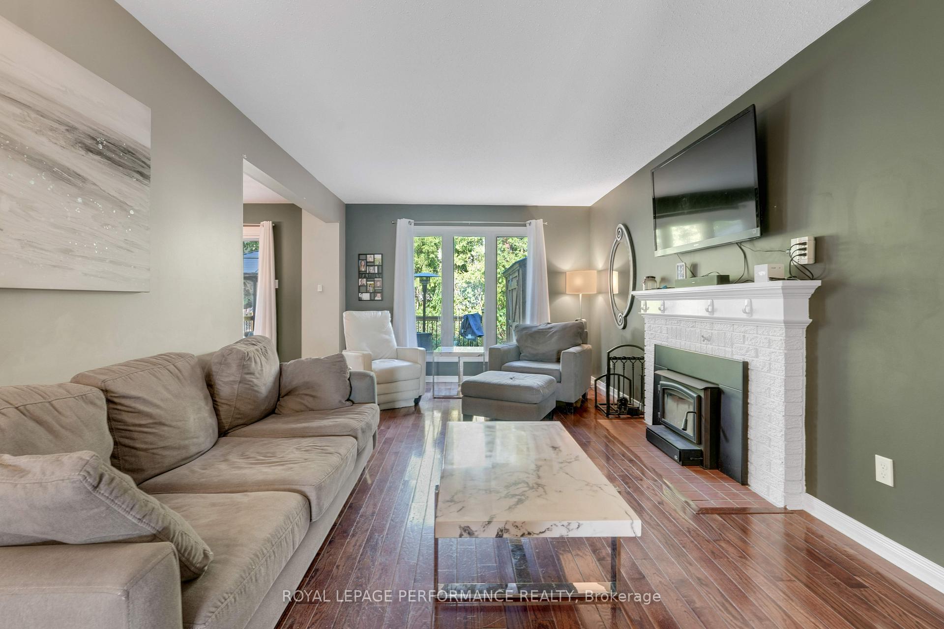 Photo 13 of 22 Otten Drive, Ottawa, Barrhaven - Pheasant Run — HOMEH
