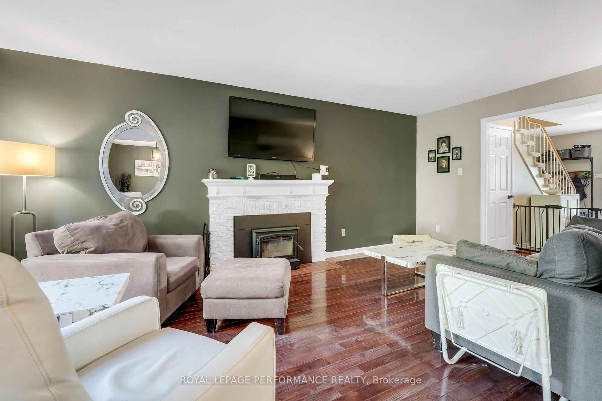 Photo 15 of 22 Otten Drive, Ottawa, Barrhaven - Pheasant Run — HOMEH
