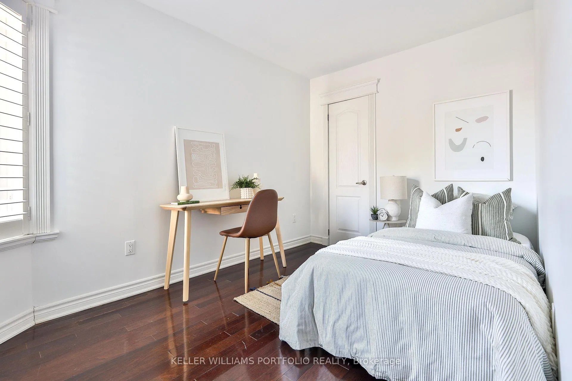 Photo 18 of 38 Rutland Street, Toronto, Weston-Pellam Park — HOMEH