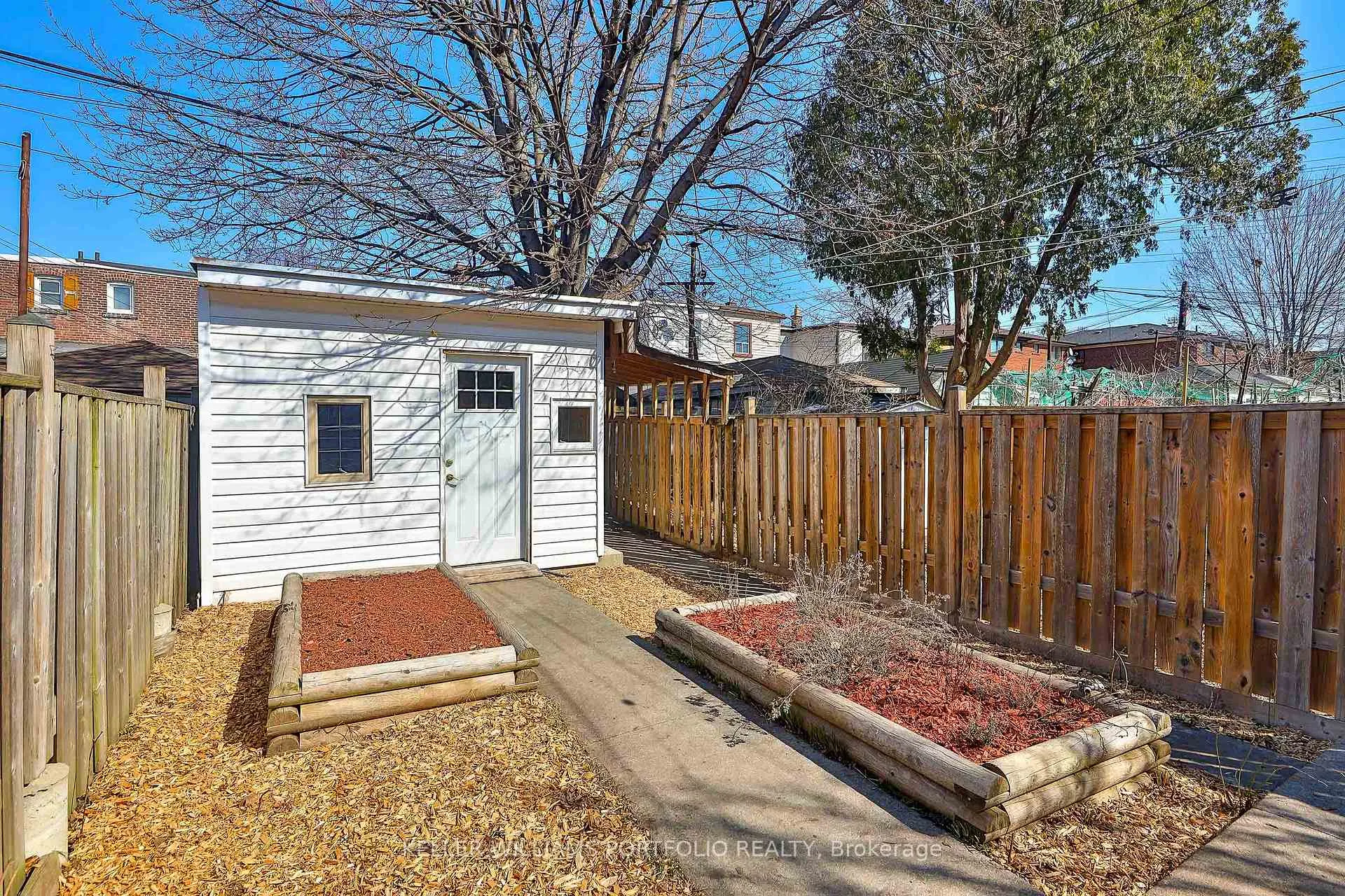 Photo 34 of 38 Rutland Street, Toronto, Weston-Pellam Park — HOMEH