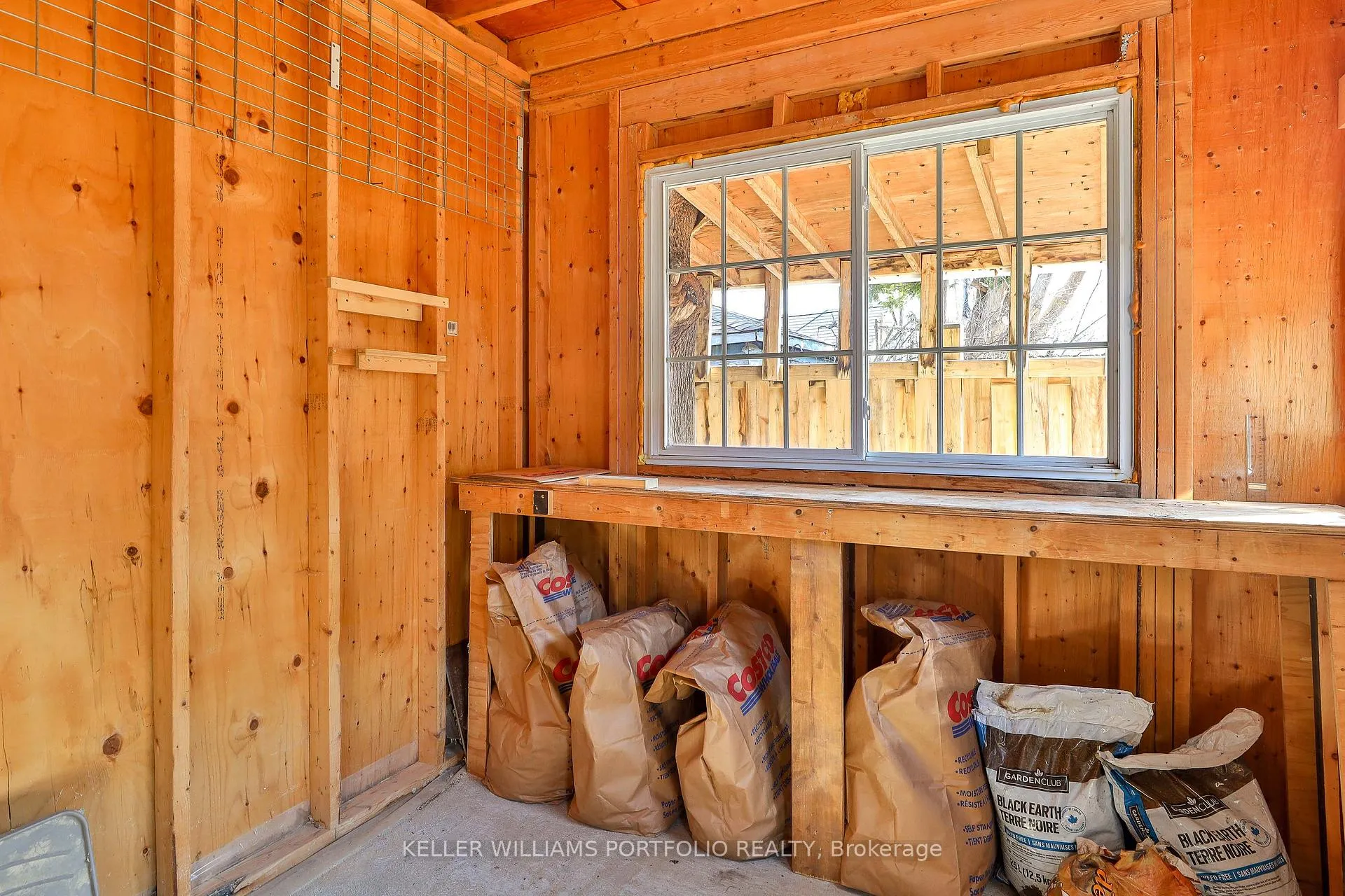 Photo 35 of 38 Rutland Street, Toronto, Weston-Pellam Park — HOMEH