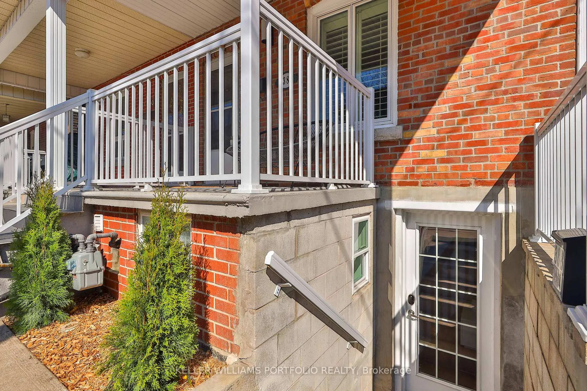 Photo 36 of 38 Rutland Street, Toronto, Weston-Pellam Park — HOMEH