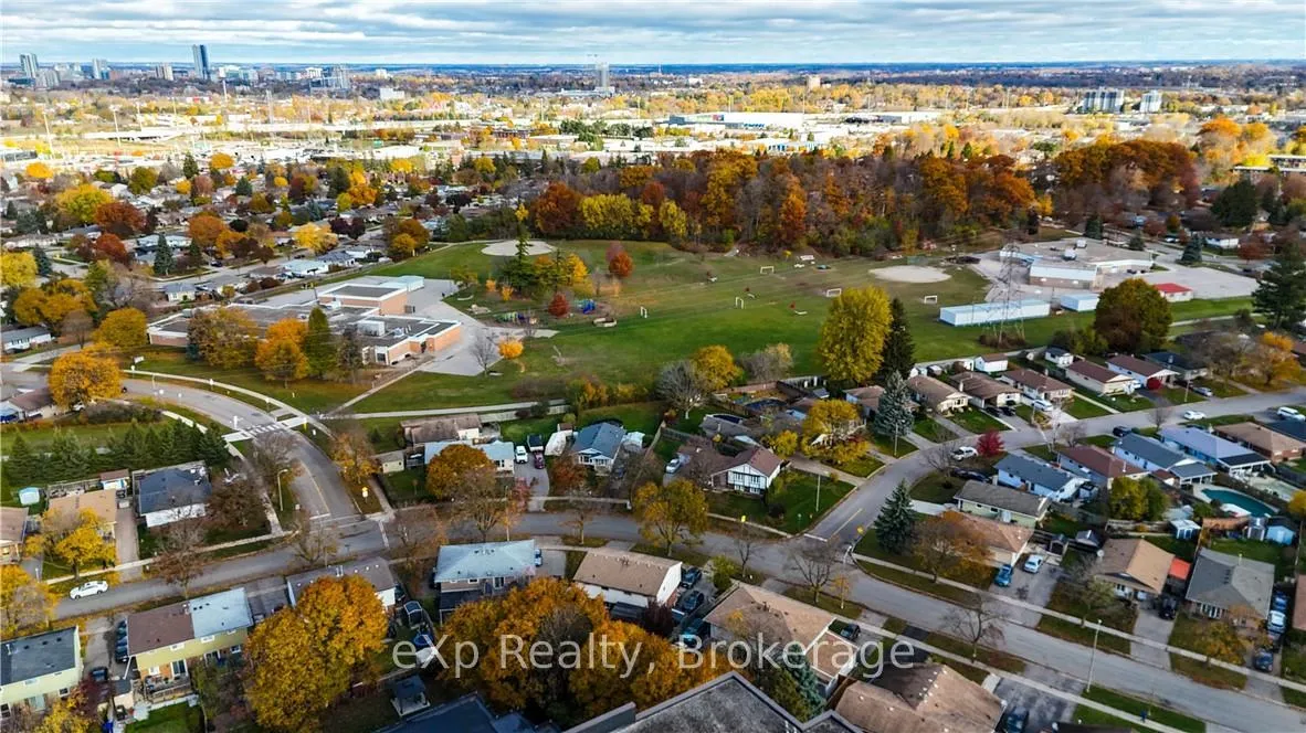 Photo 21 of Unit 809, 595 Strasburg Road, Kitchener — HOMEH