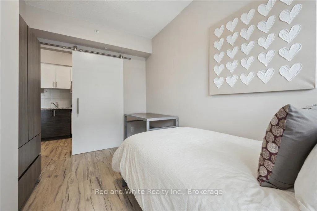 Photo 14 of Unit 2103, 258B Sunview Street, Waterloo, Beechwood/University — HOMEH
