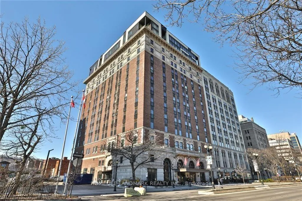 Front of Unit 709, 112 King Street E