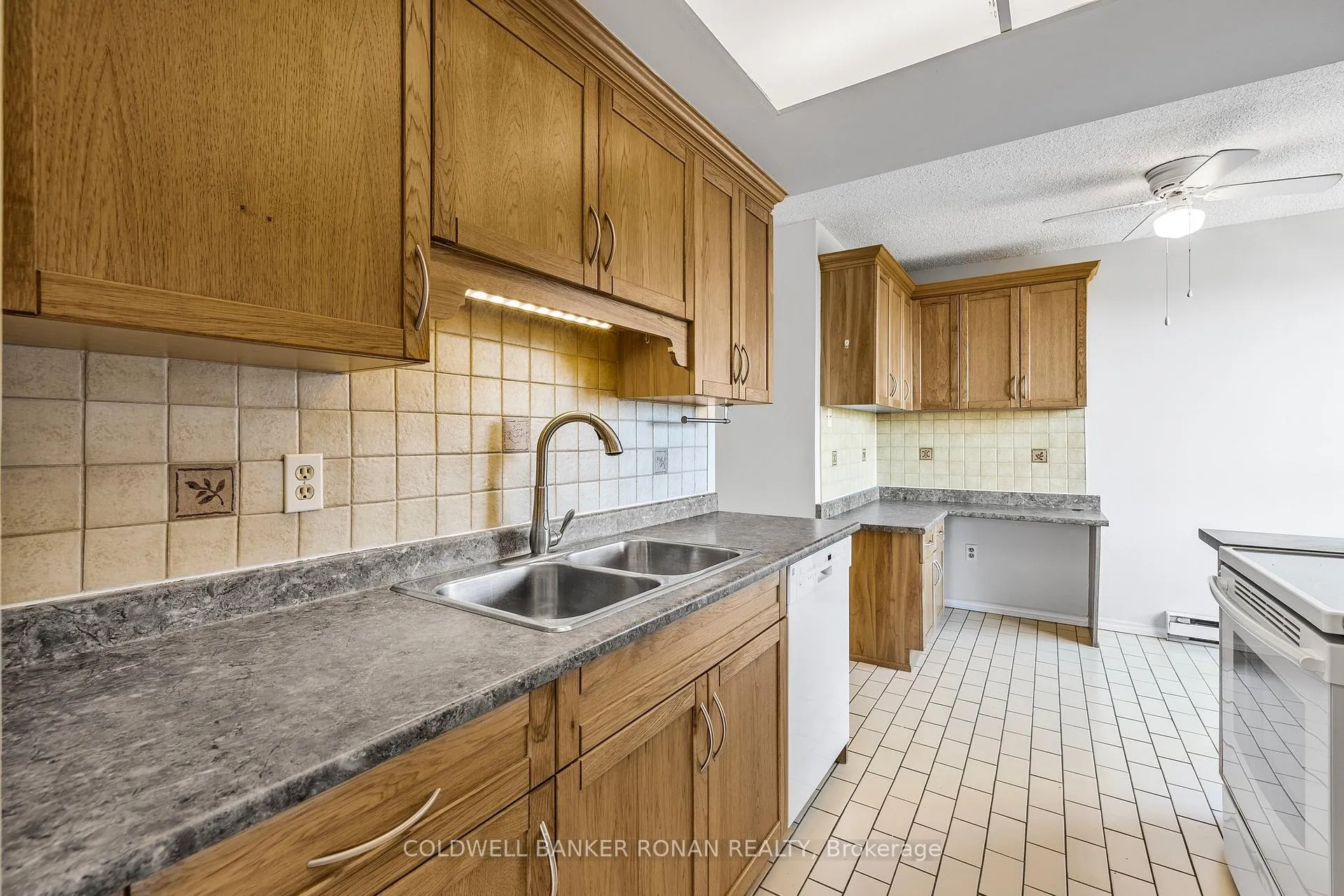 Photo 16 of Unit 410, 5 Lisa Street, Brampton, Queen Street Corridor — HOMEH